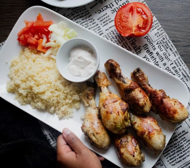 Attiéké Poulet Repas Ivoirien Semoule Manioc